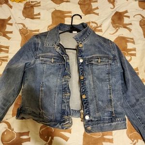 Jean jacket with zipper and buttons